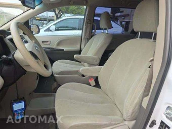 2014 Toyota Sienna L 7-Passenger 119.3" WB - miniatura 6