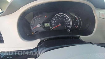 2014 Toyota Sienna L 7-Passenger 119.3" WB - miniatura 35
