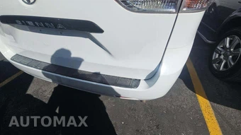 2014 Toyota Sienna L 7-Passenger 119.3" WB - miniatura 39