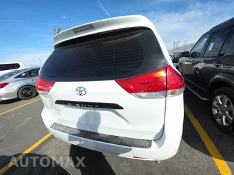 2014 Toyota Sienna L 7-Passenger 119.3" WB - miniatura 5