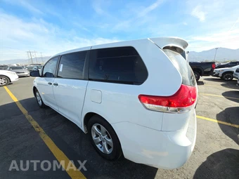 2014 Toyota Sienna L 7-Passenger 119.3" WB - miniatura 6