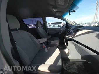 2014 Toyota Sienna L 7-Passenger 119.3" WB - miniatura 8