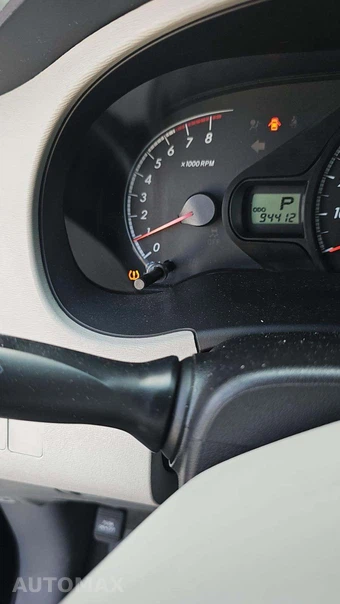 2014 Toyota Sienna L 7-Passenger 119.3" WB - miniatura 36