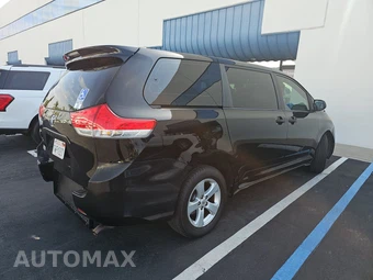 2014 Toyota Sienna L 7-Passenger 119.3" WB - miniatura 4