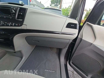 2014 Toyota Sienna LE 8-Passenger 119.3" WB - miniatura 20