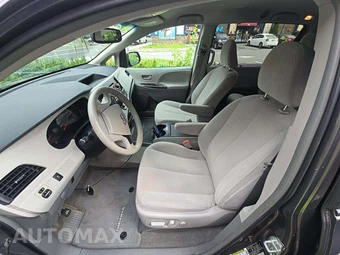 2014 Toyota Sienna LE 8-Passenger 119.3" WB - miniatura 6