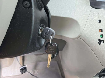 2014 Toyota Sienna LE 8-Passenger 119.3" WB - miniatura 8