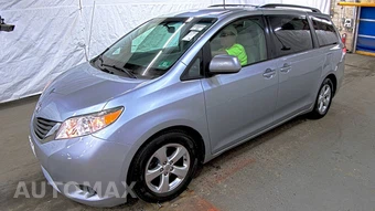 2014 Toyota Sienna LE 8-Passenger 119.3" WB