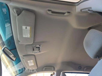 2014 Toyota Sienna LE 8-Passenger 119.3" WB - miniatura 11