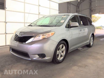 2014 Toyota Sienna LE 8-Passenger 119.3" WB