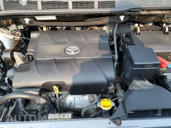 2014 Toyota Sienna LE 8-Passenger 119.3" WB - miniatura 22