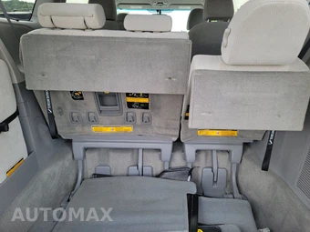 2014 Toyota Sienna LE 8-Passenger 119.3" WB - miniatura 23