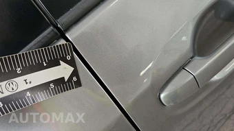 2014 Toyota Sienna LE 8-Passenger 119.3" WB - miniatura 28