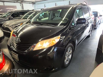 2014 Toyota Sienna LE 8-Passenger 119.3" WB