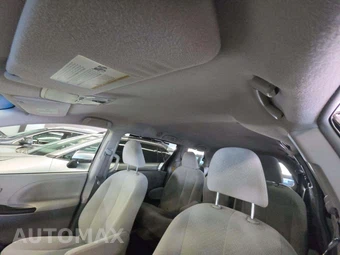 2014 Toyota Sienna LE 8-Passenger 119.3" WB - miniatura 11