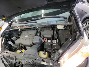 2014 Toyota Sienna LE 8-Passenger 119.3" WB - miniatura 34