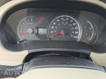 2014 Toyota Sienna LE 8-Passenger 119.3" WB - miniatura 12