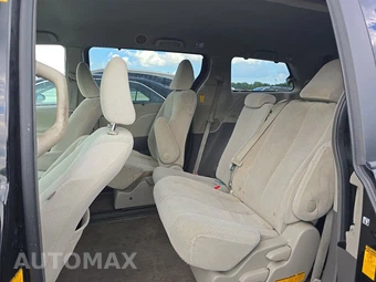 2014 Toyota Sienna LE 8-Passenger 119.3" WB - miniatura 13