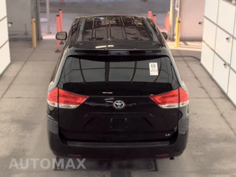 2014 Toyota Sienna LE 8-Passenger 119.3" WB - miniatura 5