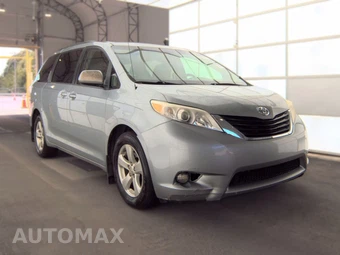 2014 Toyota Sienna LE 8-Passenger 119.3" WB - miniatura 3