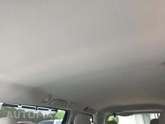 2014 Toyota Sienna LE 8-Passenger 119.3" WB - miniatura 8