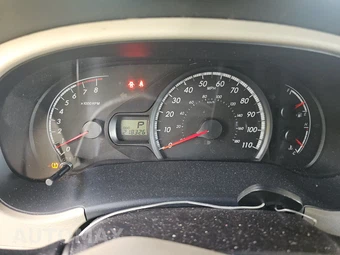 2014 Toyota Sienna LE 8-Passenger 119.3" WB - miniatura 12