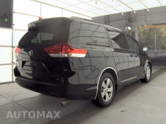 2014 Toyota Sienna LE 8-Passenger 119.3" WB - miniatura 4