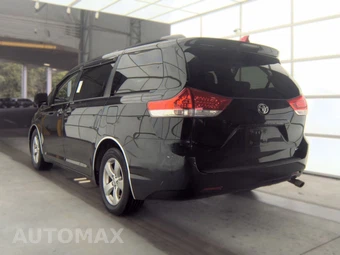 2014 Toyota Sienna LE 8-Passenger 119.3" WB - miniatura 6