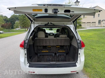 2014 Toyota Sienna Limited 7-Passenger 119.3" WB - miniatura 24