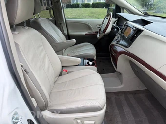 2014 Toyota Sienna Limited 7-Passenger 119.3" WB - miniatura 28