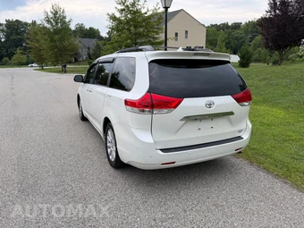 2014 Toyota Sienna Limited 7-Passenger 119.3" WB - miniatura 4