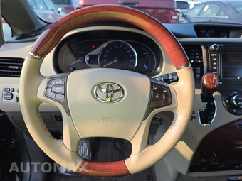 2014 Toyota Sienna Limited 7-Passenger 119.3" WB - miniatura 10