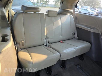 2014 Toyota Sienna Limited 7-Passenger 119.3" WB - miniatura 14