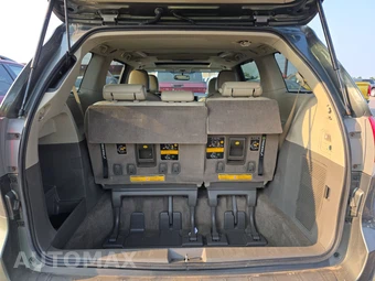 2014 Toyota Sienna Limited 7-Passenger 119.3" WB - miniatura 17