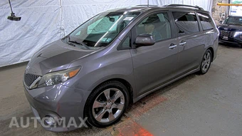 2014 Toyota Sienna SE 8-Passenger 119.3" WB