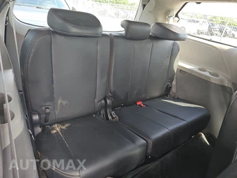 2014 Toyota Sienna SE 8-Passenger 119.3" WB - miniatura 14