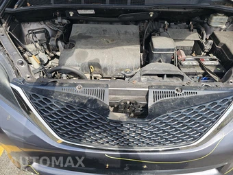 2014 Toyota Sienna SE 8-Passenger 119.3" WB - miniatura 16
