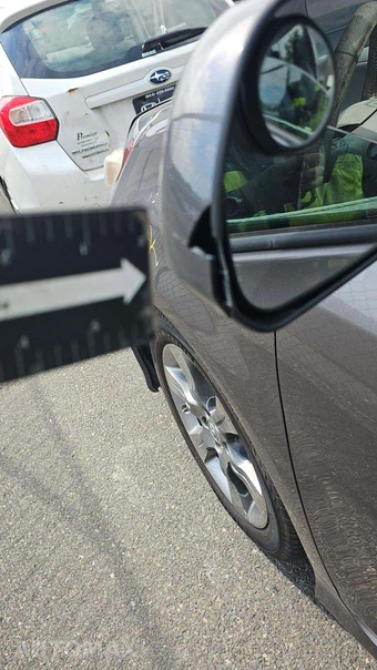 2014 Toyota Sienna SE 8-Passenger 119.3" WB - miniatura 23