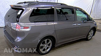 2014 Toyota Sienna SE 8-Passenger 119.3" WB - miniatura 4