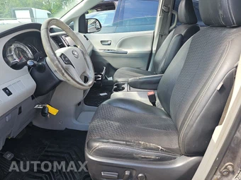 2014 Toyota Sienna SE 8-Passenger 119.3" WB - miniatura 7