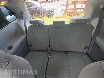 2014 Toyota Sienna XLE 7-Passenger 119.3" WB - miniatura 14