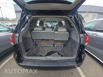2014 Toyota Sienna XLE 7-Passenger 119.3" WB - miniatura 15