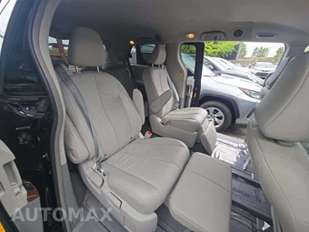 2014 Toyota Sienna XLE 7-Passenger 119.3" WB - miniatura 17