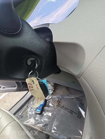 2014 Toyota Sienna XLE 7-Passenger 119.3" WB - miniatura 8
