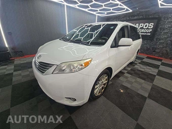 2014 Toyota Sienna XLE 7-Passenger 119.3" WB