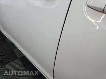 2014 Toyota Sienna XLE 7-Passenger 119.3" WB - miniatura 25