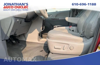 2014 Toyota Sienna XLE 7-Passenger 119.3" WB - miniatura 10
