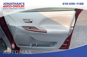 2014 Toyota Sienna XLE 7-Passenger 119.3" WB - miniatura 13