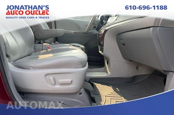 2014 Toyota Sienna XLE 7-Passenger 119.3" WB - miniatura 14
