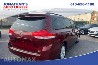 2014 Toyota Sienna XLE 7-Passenger 119.3" WB - miniatura 4